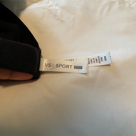 Victoria’s Secret Sports Bra - Picture 4 of 4